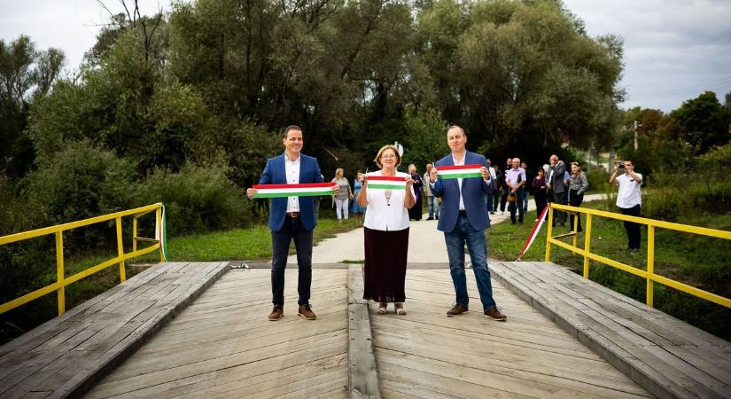 Új közösségi térrel és híddal gazdagodott Szorosad