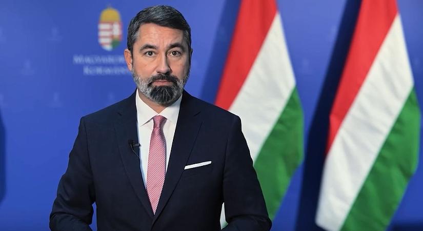 Ötrészes sorozatot indít a kormány a nemzeti konzultációról, amely az adókról és a közteherviselésről szól – jelentette be Hidvéghi Balázs (VIDEÓ)