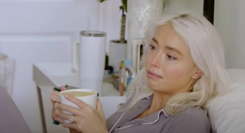 “Mintha elégnék” – folyamatos fájdalom teszi pokollá a gyönyörű fiatal lány életét