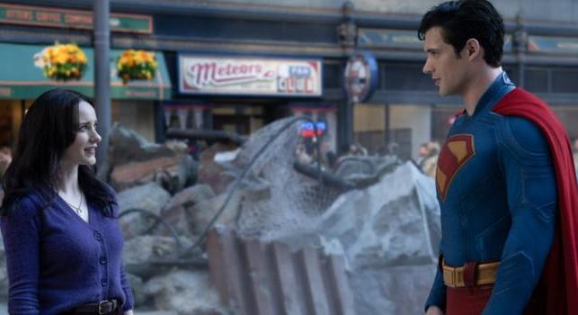 Olyan rosszfiúja lehet a Superman 2-nek, hogy a rajongók már most pezsgőt bontanak