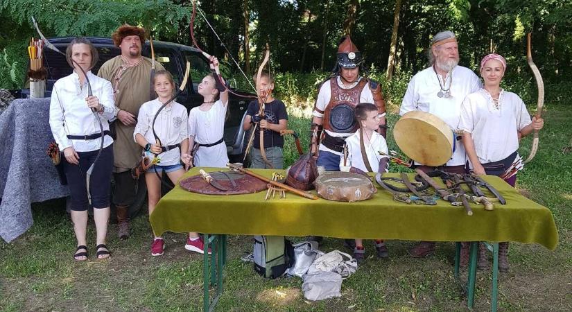 Tüzes nyilakkal búcsúztatták az őszt a Drávamenti Íjászok