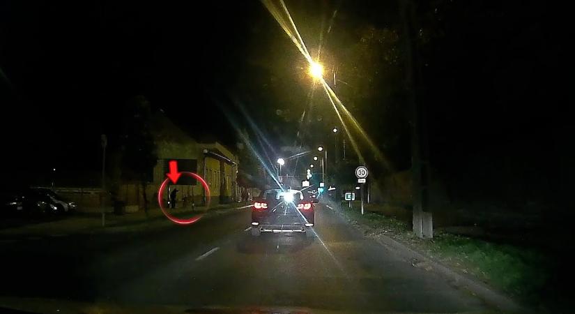 Ittassága miatt nem szolgáltak ki egy férfit az egyik győri kocsmában, mire az dühében kilökte biciklijét az útra