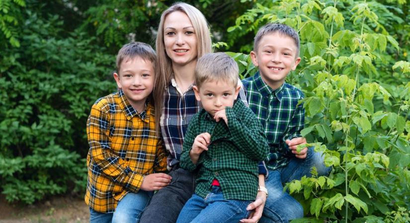 Indul az adómentesség! – így marad több pénz a három gyermekes édesanyák zsebebében