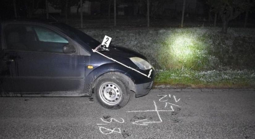 Indulj kérlek – kiabálta a motorháztetőbe csimpaszkodó ittas férfi
