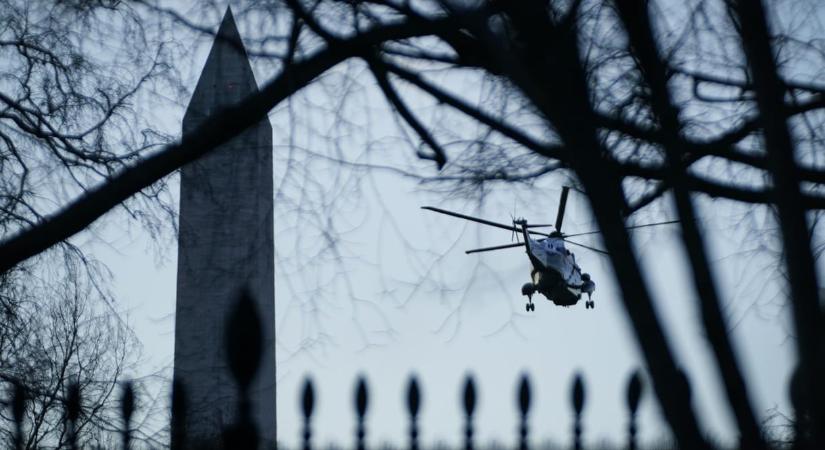 Öt évet kaphat a férfi, aki lézerrel világította meg a Trumpot szállító elnöki helikoptert