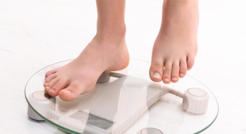 Ha ezt eszed lefekvés előtt, reggelre akár 1 kilóval is kevesebbet mutathat a mérleg