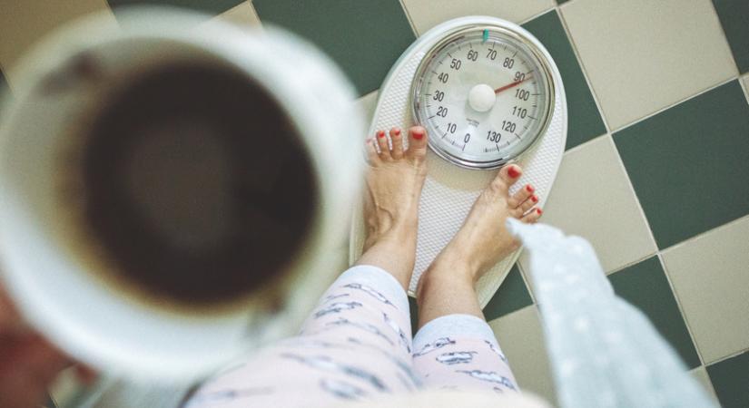 Meglepő, de ez is hízáshoz vezethet: 4 ártalmatlannak hitt esti szokás, ami szabotálja a fogyást