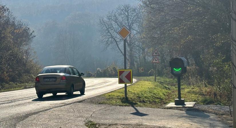 Traffipack a Nosztorin: drága fotók készülhetnek a kanyargós úton a Balaton felé ( videó)
