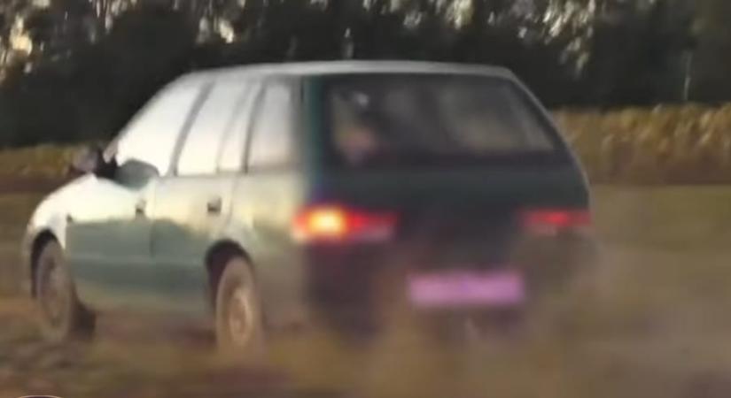 Szántóföldön menekült a rendőrök elől, végül a nádasból került elő egy suzukis ámokfutó Hajdúszoboszlónál – látványos videót tett közzé a rendőrség