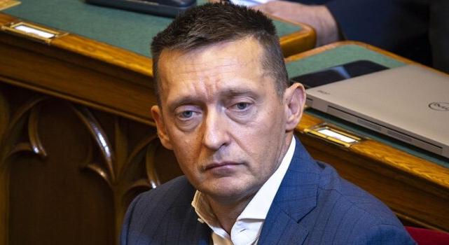 SZAKMAI ÁRTALOM – Ki nem tapsol a végén?