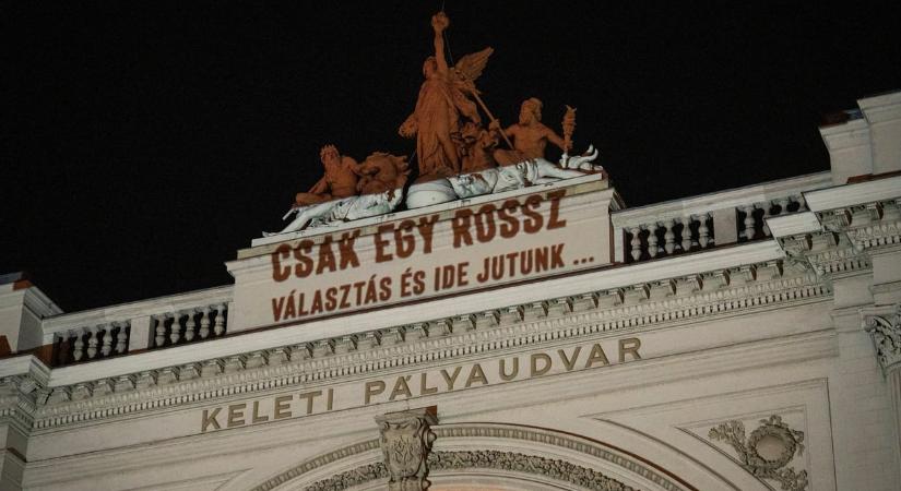 Migráns hordákkal riogatott az Alapjogokért Központ a Keleti pályaudvarnál