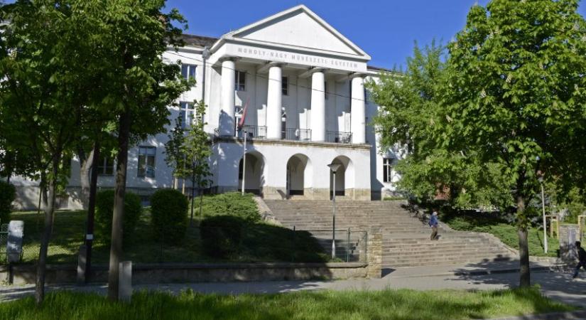 Campustúrákkal és tárlatvezetésekkel vár nyílt napján a MOME