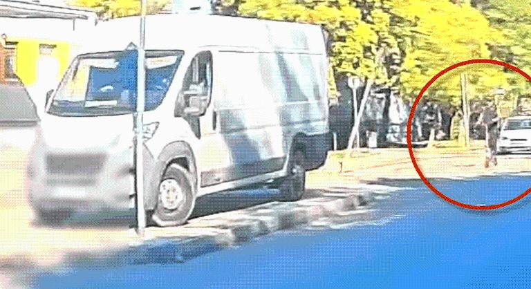 Óriásit zakózott egy rolleres, a sisak mentette meg az életét