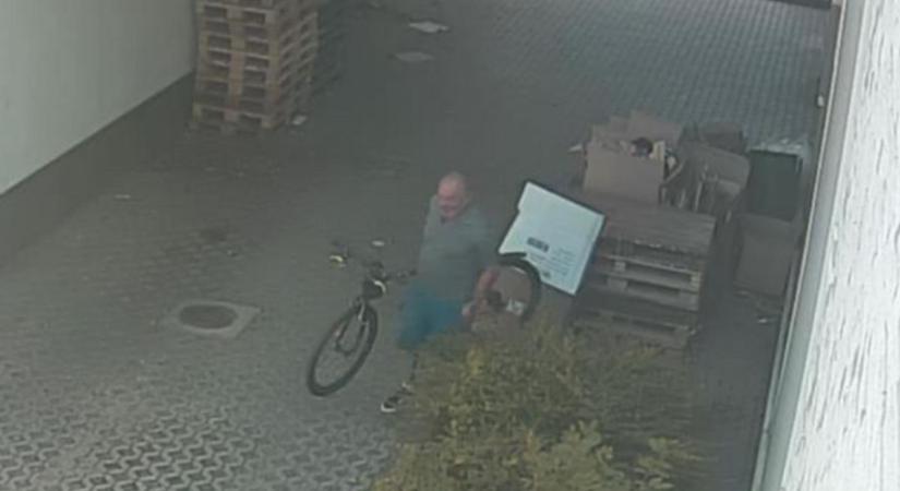 Fotón a tolvaj, aki a kaposvári áruház elől eltolta a kerékpárt, csak nem a sajátját