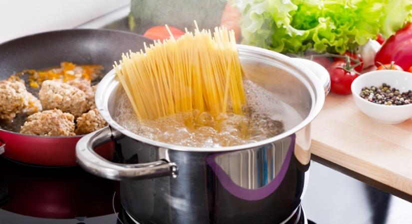 Soha ne főzd így a tésztát: mérgező vegyületek szabadulhatnak fel benne, ha mégis így teszel