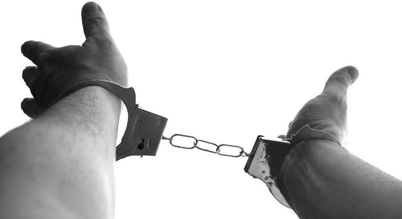 Letartóztatták a színészt, a vád szerint fejbe lőtt egy nőt