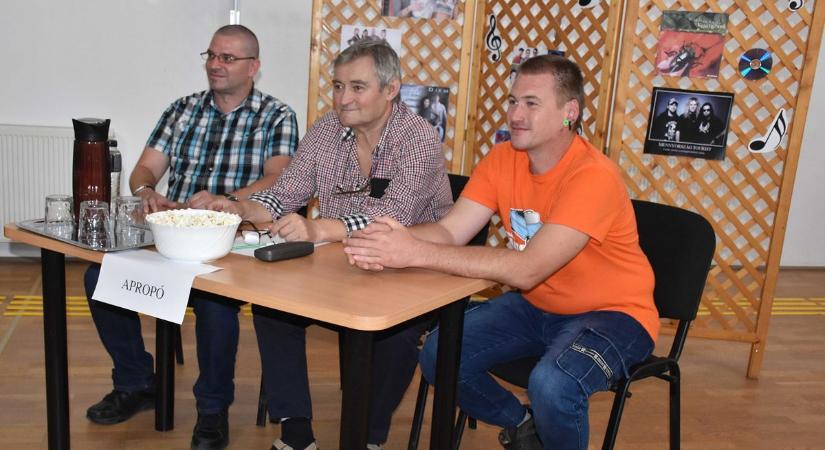 Népszerű slágerek, móka és közösség – egy jászberényi csapat nyerte a zenei vetélkedőt – galériával