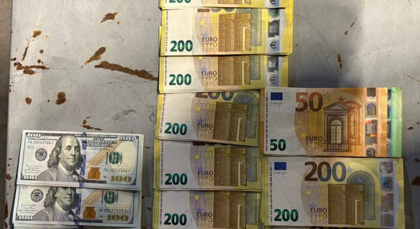Ungváron az ukrán–szlovák határon több mint 1 millió hrivnya értékű be nem jelentett valuta került elő