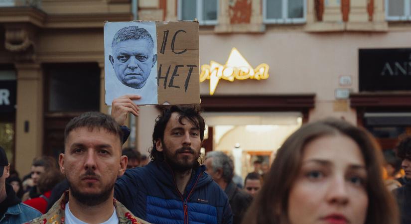 Kassán is több ezren tüntettek a megszorítások ellen