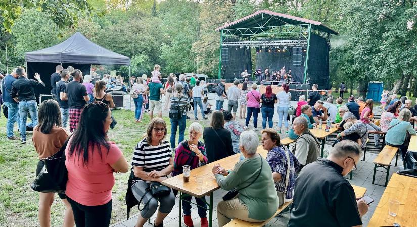 Parkfest Zselízen: 2. év – kétezer mosoly a kastélyparkban