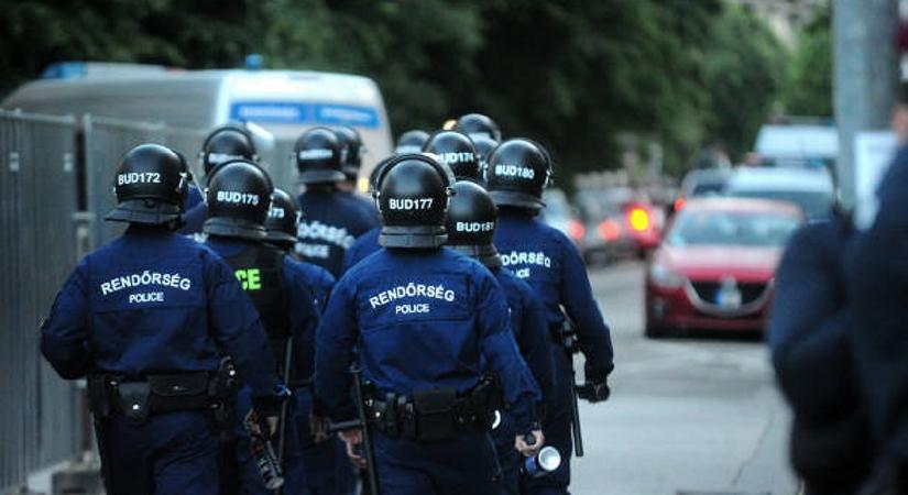 Riadót fújtak a rendőrségnél: létszámhiányra panaszkodnak, a pénzük is romlásnak indult