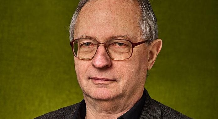 FORRADALMÁR TESTKÖZELBŐL Spiró György: Padmaly