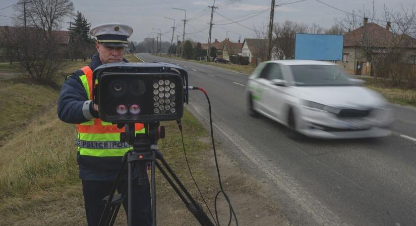 Retteghetnek a gyorshajtók, új eszközöket vetnek be az utakon