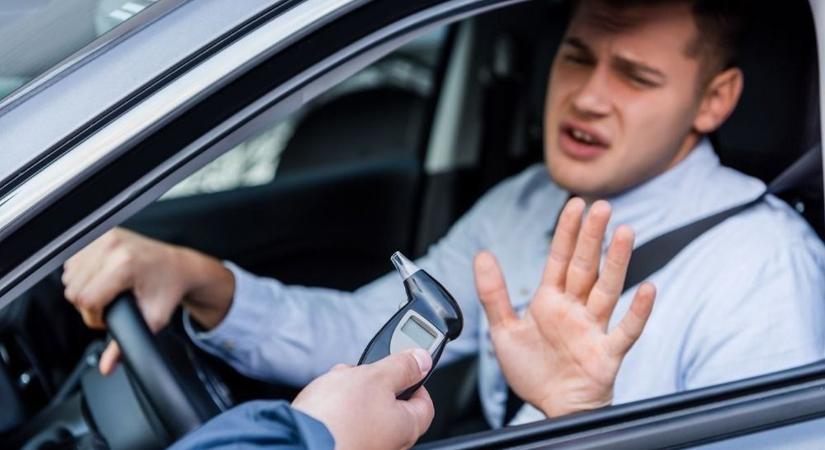 Le akarta fizetni az ittas sofőr a rendőröket