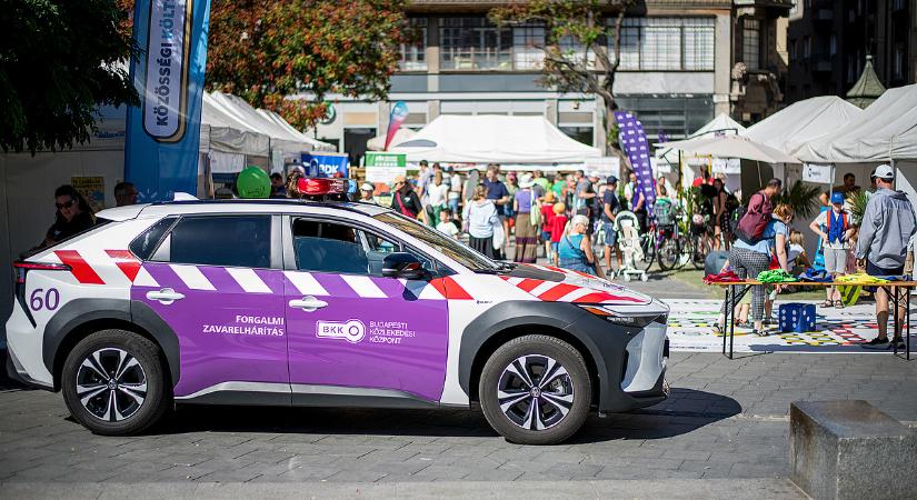 Bilincsben vitték el a BKK takarítócégének vezetőit