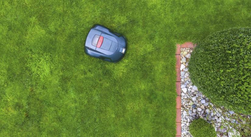 Így válasszunk robotfűnyírót a kert adottságaihoz