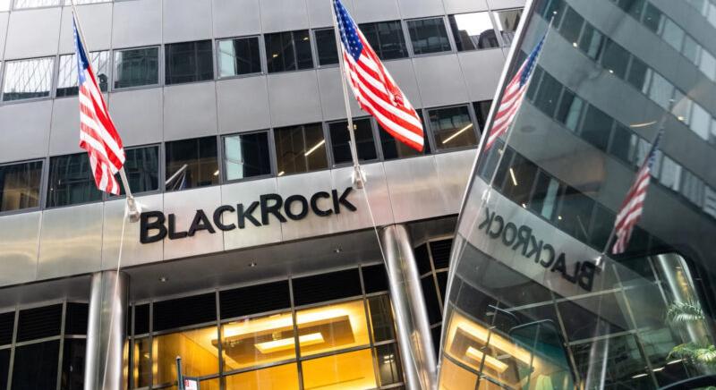 Egy zsák pénzt kerestek a spot kriptovaluta ETF-ek a BlackRocknak