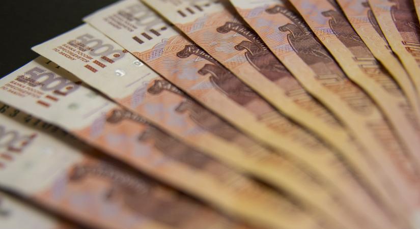 Pénzügyi hidegzuhany Moszkvában: megroppantak a bankok augusztusban