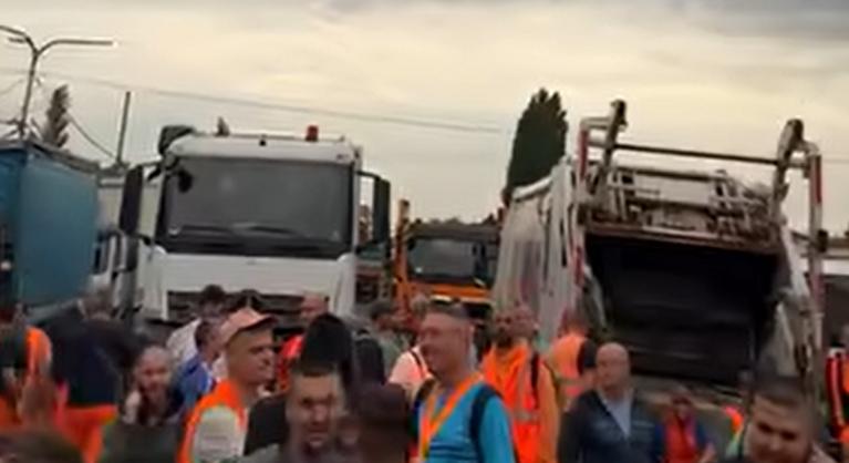 Sztrájkba kezdtek a fővárosi szemétszállítók