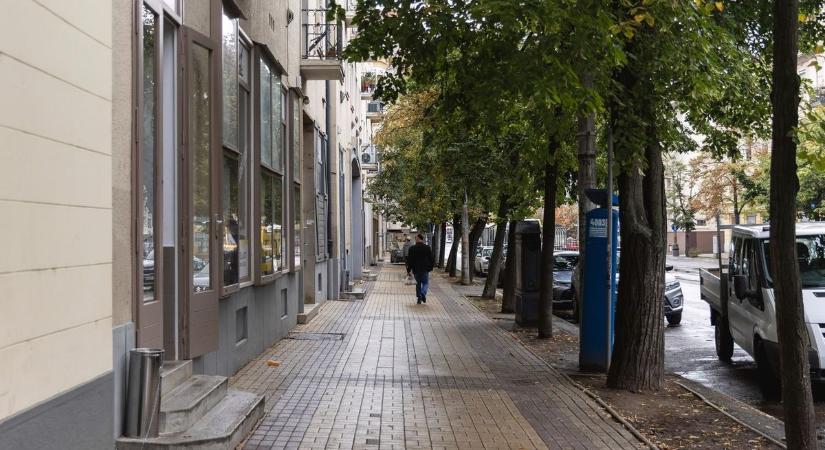Kevés volt a 200 forint a debreceni sétálóutcán: csak jót akart a férfi, de egyből nekiestek
