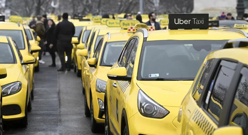 Döbbenetes videón a taxis tüntetés, az Erzsébet hídon is megbénult a forgalom