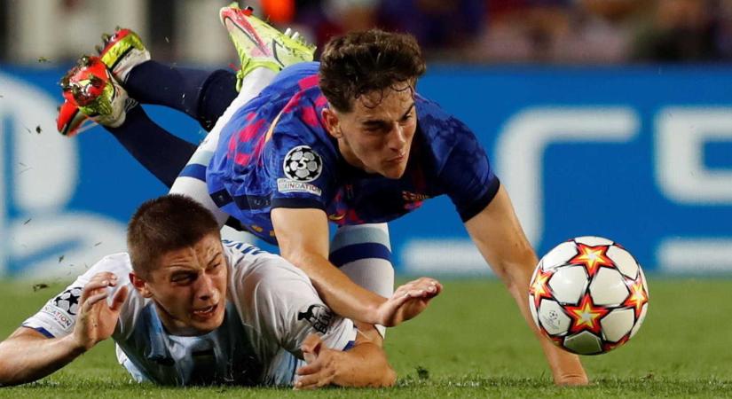 Rájár a rúd a Barcelona középpályására