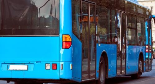 Diáklányt fogdosott a buszon egy férfi a fővárosban, de nem úszta meg a zaklató