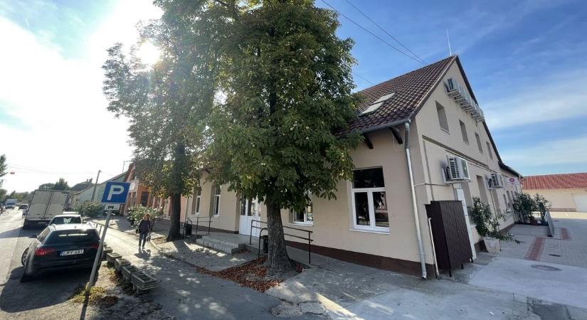Csillog az új konyha, de még zárva a Vadgesztenye Étterem Bordányban, megkérdeztük mi áll a háttérben