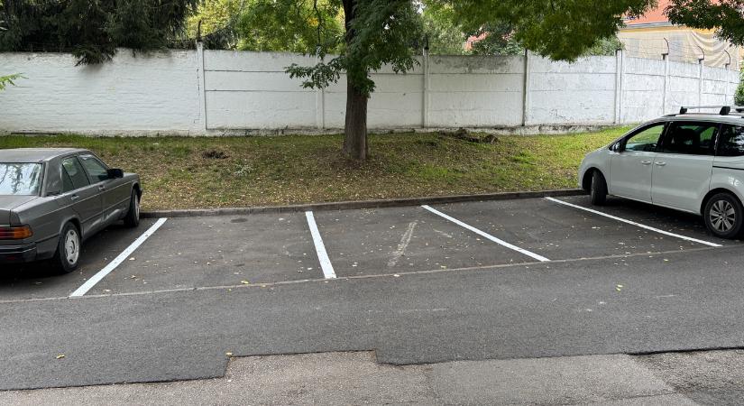 Megújult az Aradi téri parkoló Esztergomban