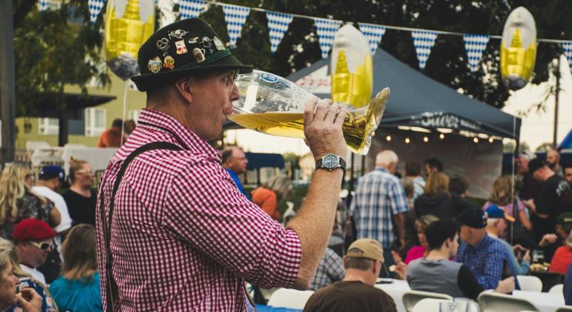 Bajor perec, szaftos kolbász, tele korsó – jön a második Oktoberfest Debrecen