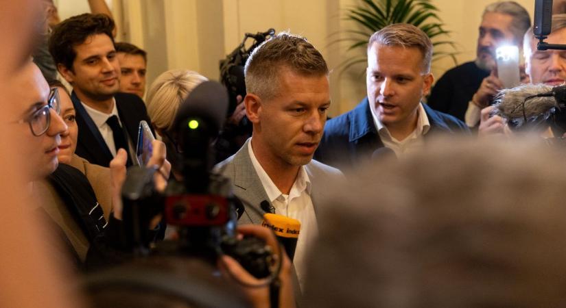 Totális szembesítés már az első órákban: forrnak az indulatok Budapesten