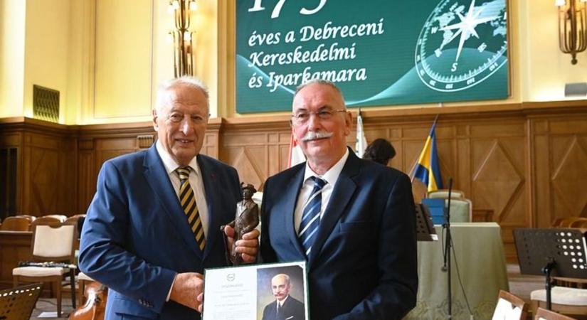 Nem kis elismerésben részesült a Debreceni Egyetem rektora