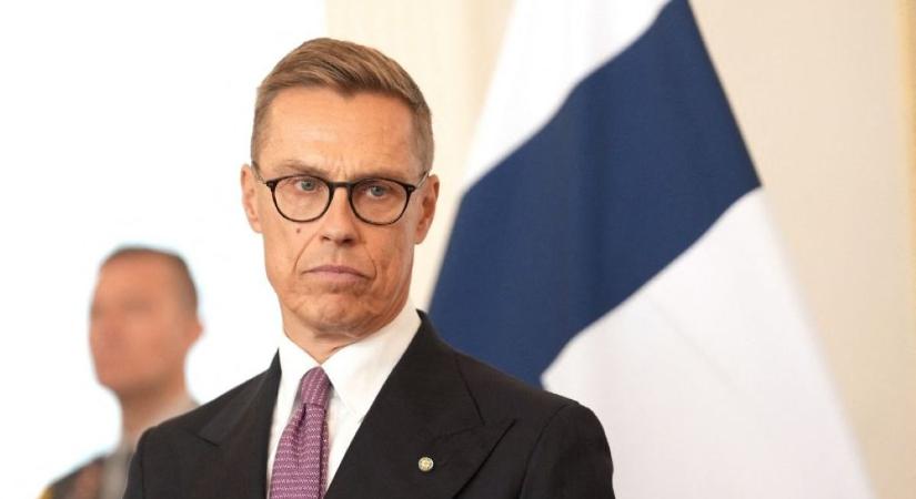 Előállt a farbával a finn elnök: a legkritikusabb pillanatban szegezné a kést Magyarország torkának