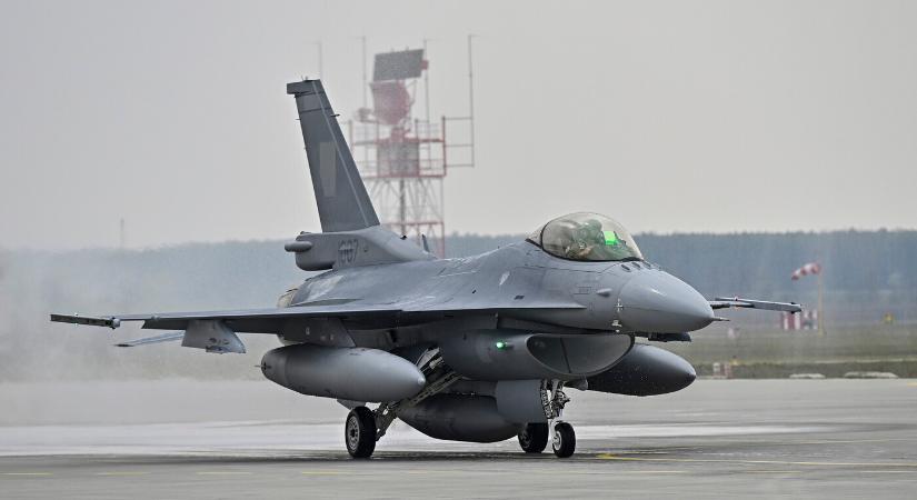 A jövő héten újabb F–16-os vadászgépek érkeznek Szlovákiába