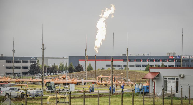 Fáklyázás óriási lánggal, hanggal az Ipari Parkban