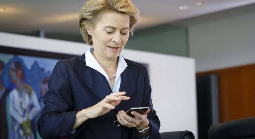 Bóka János közölte: Ursula von der Leyen újabb SMS-botrányba keveredett