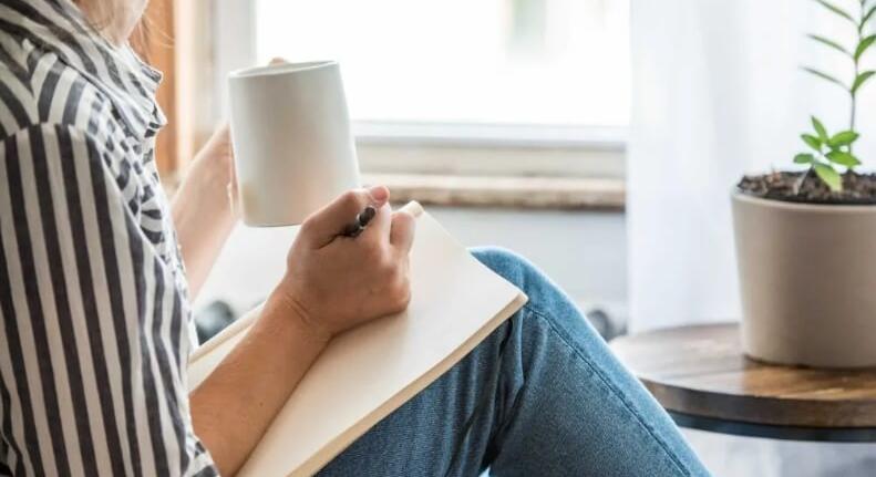 Kézzel írni újra menő – próbáld ki a kalligráfia meditatív erejét