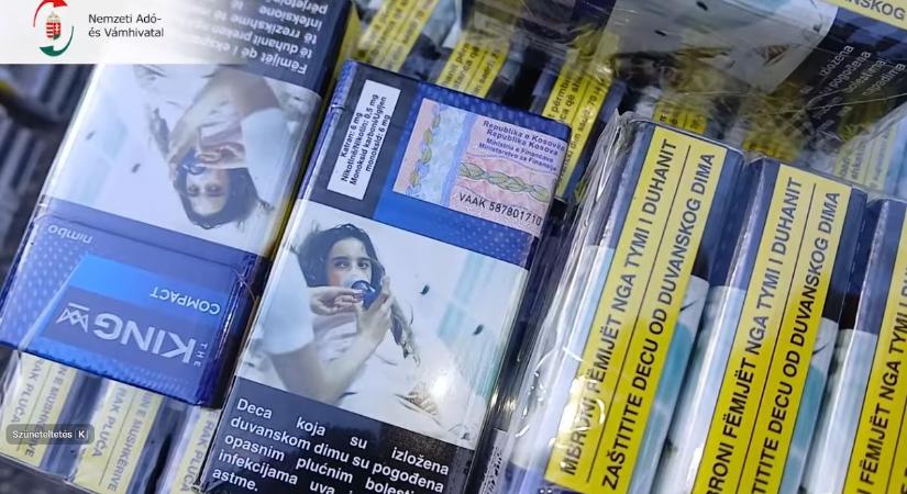 Makói ágyneműtartóban és zsákban lapult a csempészcigi – videóval