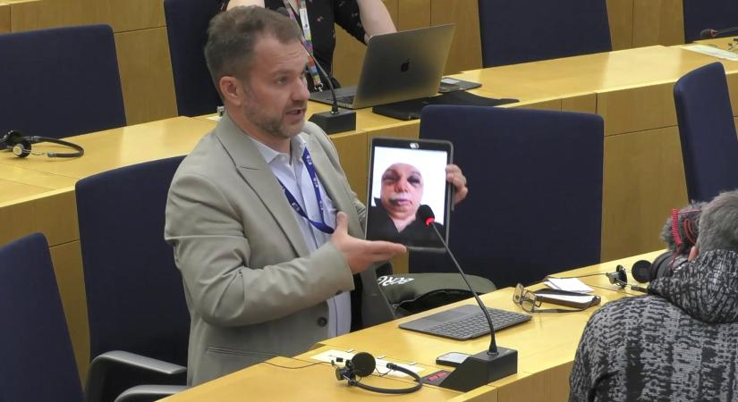 Kollégánk hiába szembesítette a tényekkel Ilaria Salist, neki csak gyalázkodásra futotta  videó