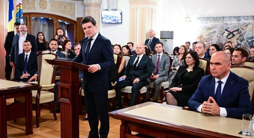 Ezt megúszta a román kormány, pedig közel volt a bukás: a baj azonban nem megy el, csak elaltatták